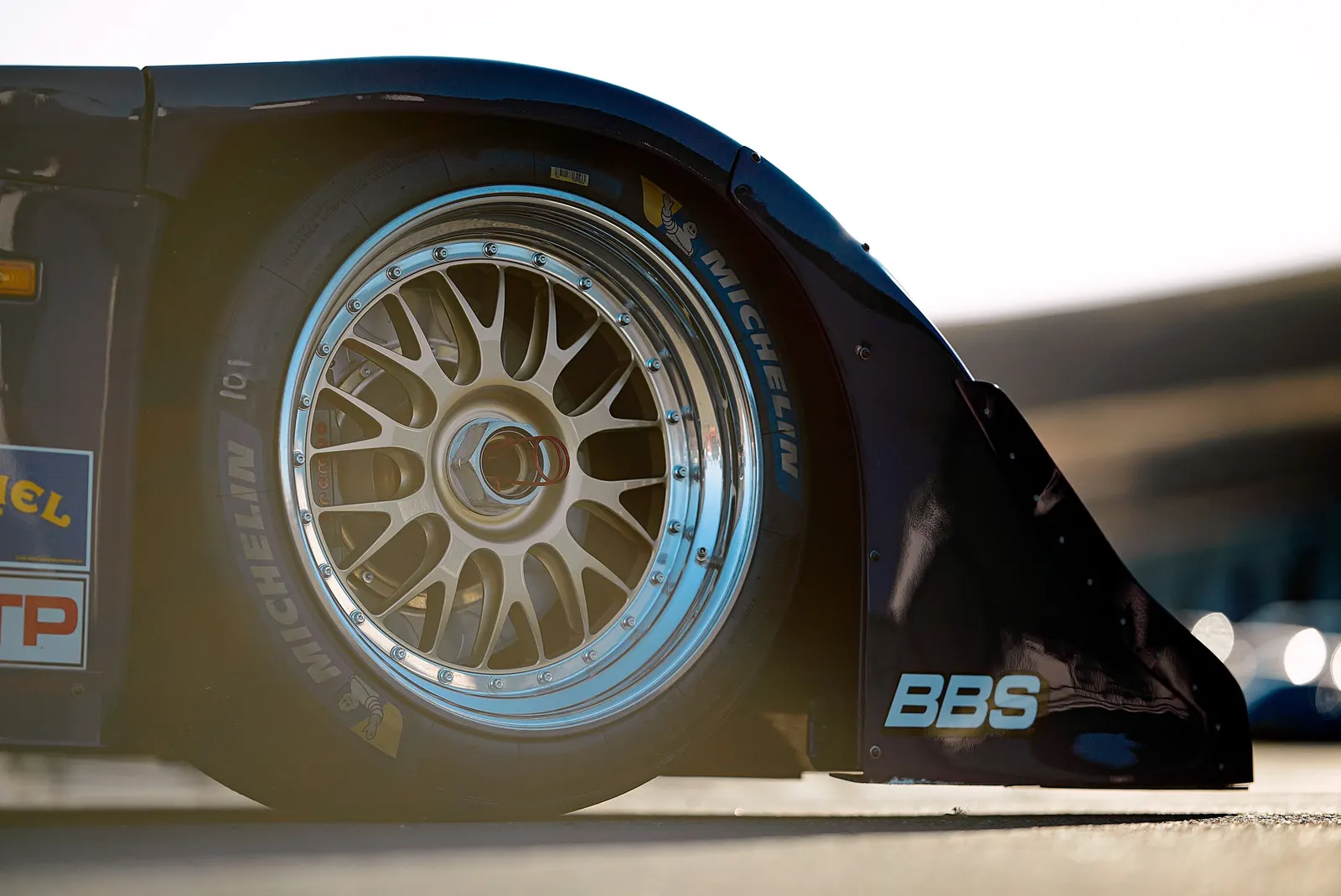 962 29